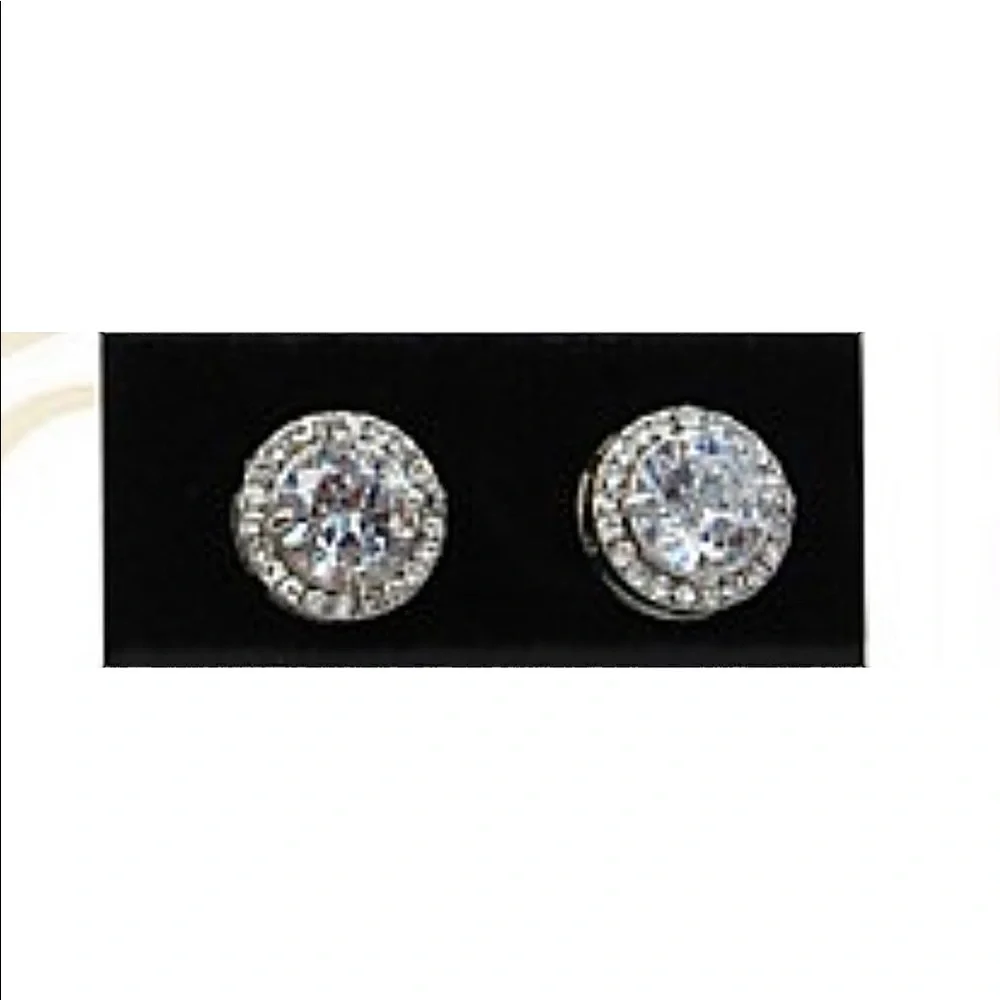 Cubic Zirconia Silver Stud Lux Earrings NEW - Picture 4 of 8